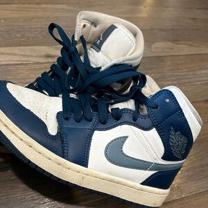 Nike Air Jordan’s size 5